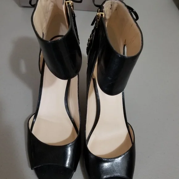 Beautiful Guess Sandal never worn - Picture 6 of 7